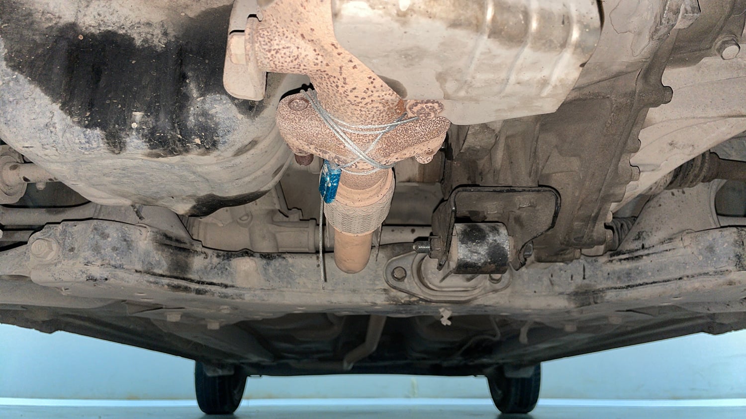 Used 2019 Hyundai Santro Sportz Petrol+CNG (Outside Fitted) Cng Manual extra FRONT LEFT UNDERBODY VIEW