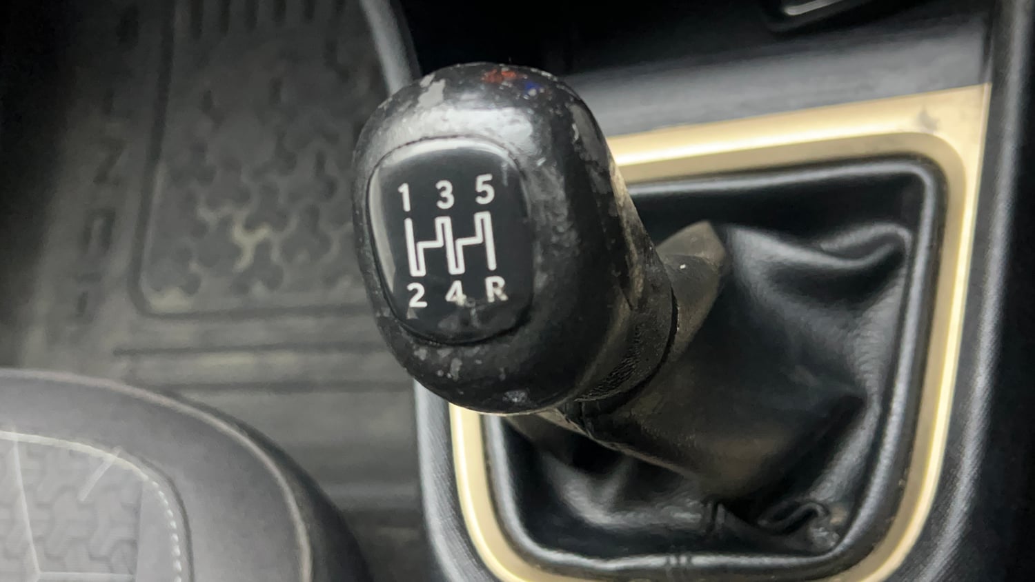 Used 2022 Tata Punch Accomplished MT Petrol Manual interior GEAR  KNOB VIEW