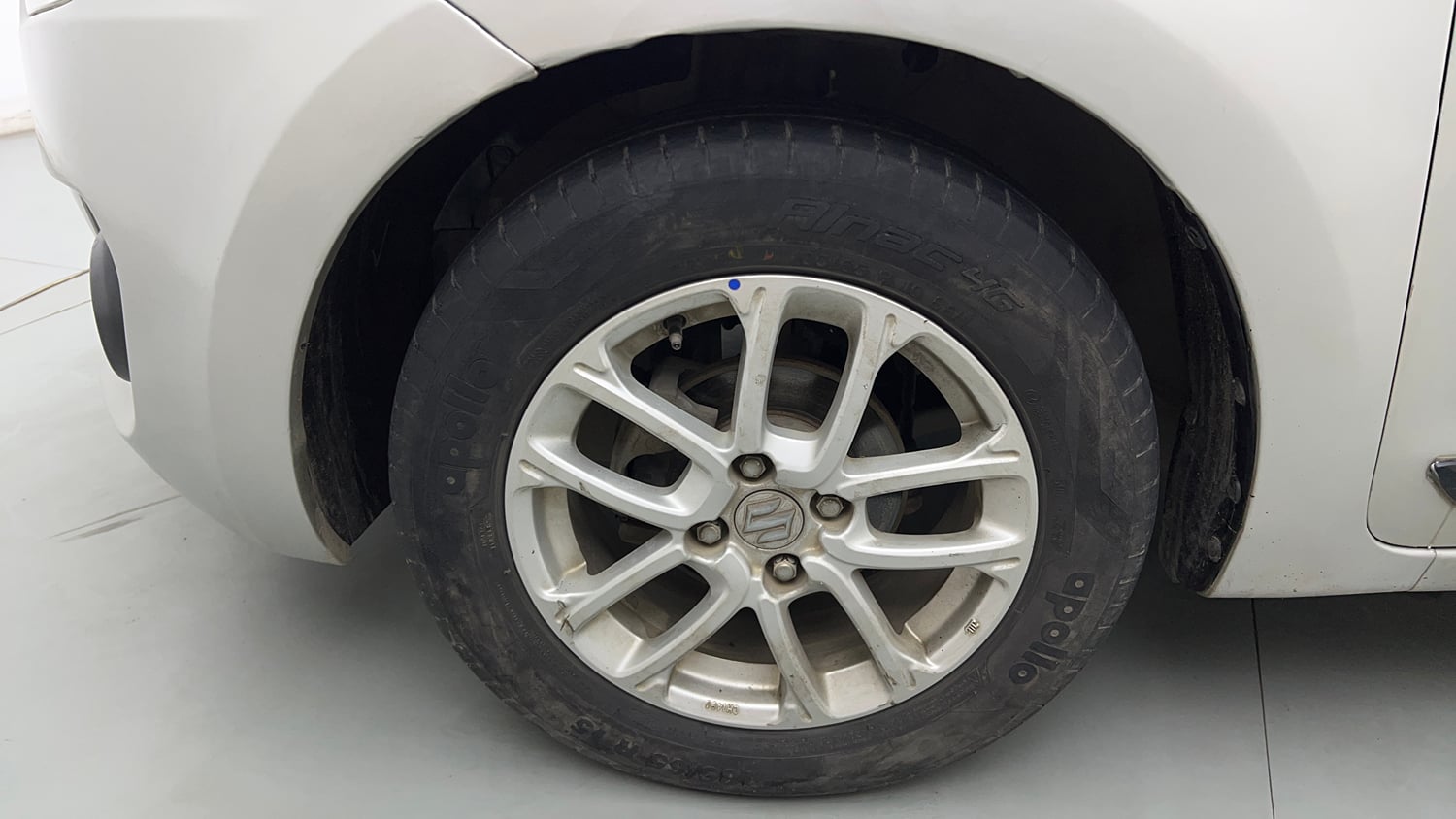 Used 2018 Maruti Suzuki Swift ZXi AMT Petrol Automatic tyres LEFT FRONT TYRE RIM VIEW