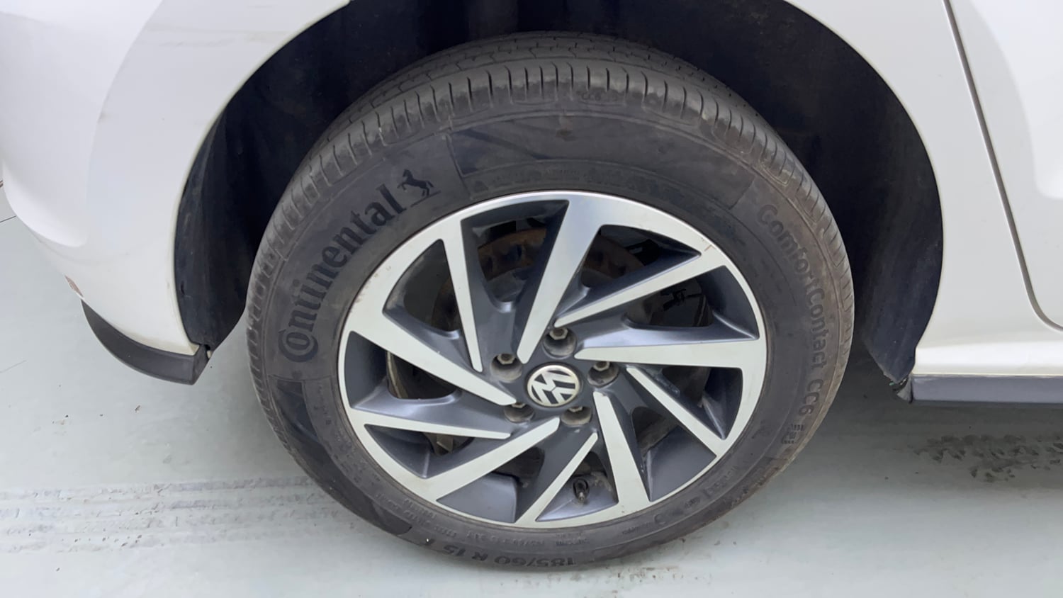 Used 2020 Volkswagen Polo Comfortline Plus 1.0L MPI Petrol Manual tyres RIGHT REAR TYRE RIM VIEW