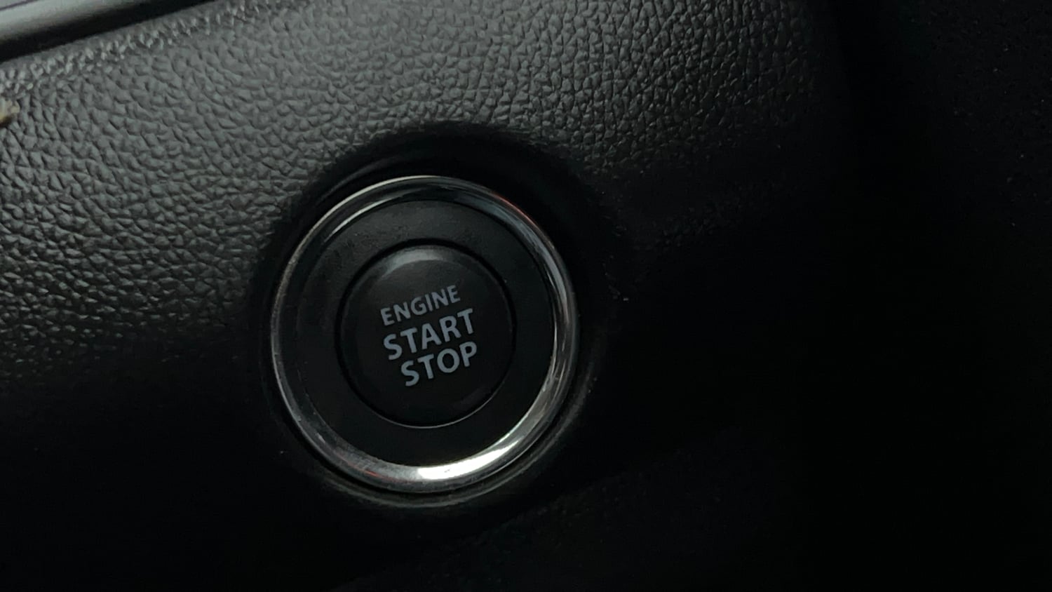 Used 2019 Maruti Suzuki Swift ZXi Petrol Manual top_features Keyless start