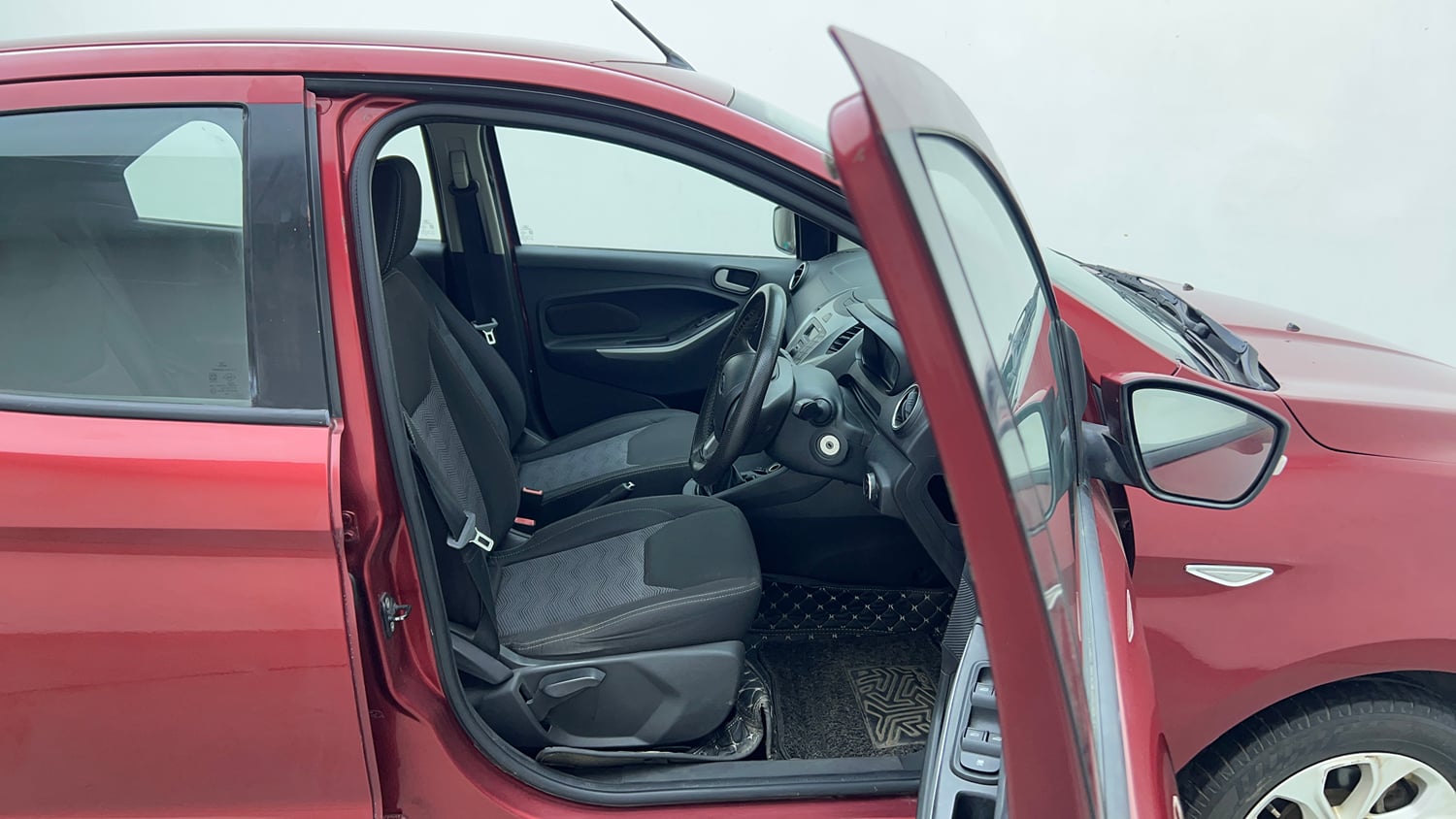 Used 2016 Ford Figo Titanium1.5 TDCi Diesel Manual interior RIGHT SIDE FRONT DOOR CABIN VIEW