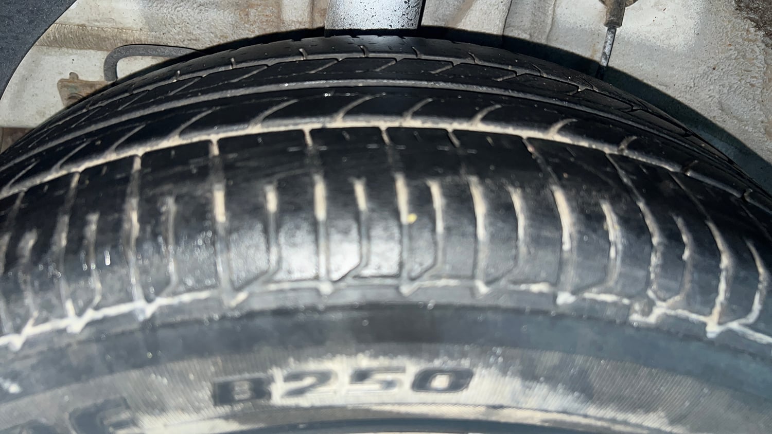 Used 2019 Hyundai Elite i20 Sportz Plus 1.2 CVT Petrol Automatic tyres RIGHT REAR TYRE TREAD VIEW