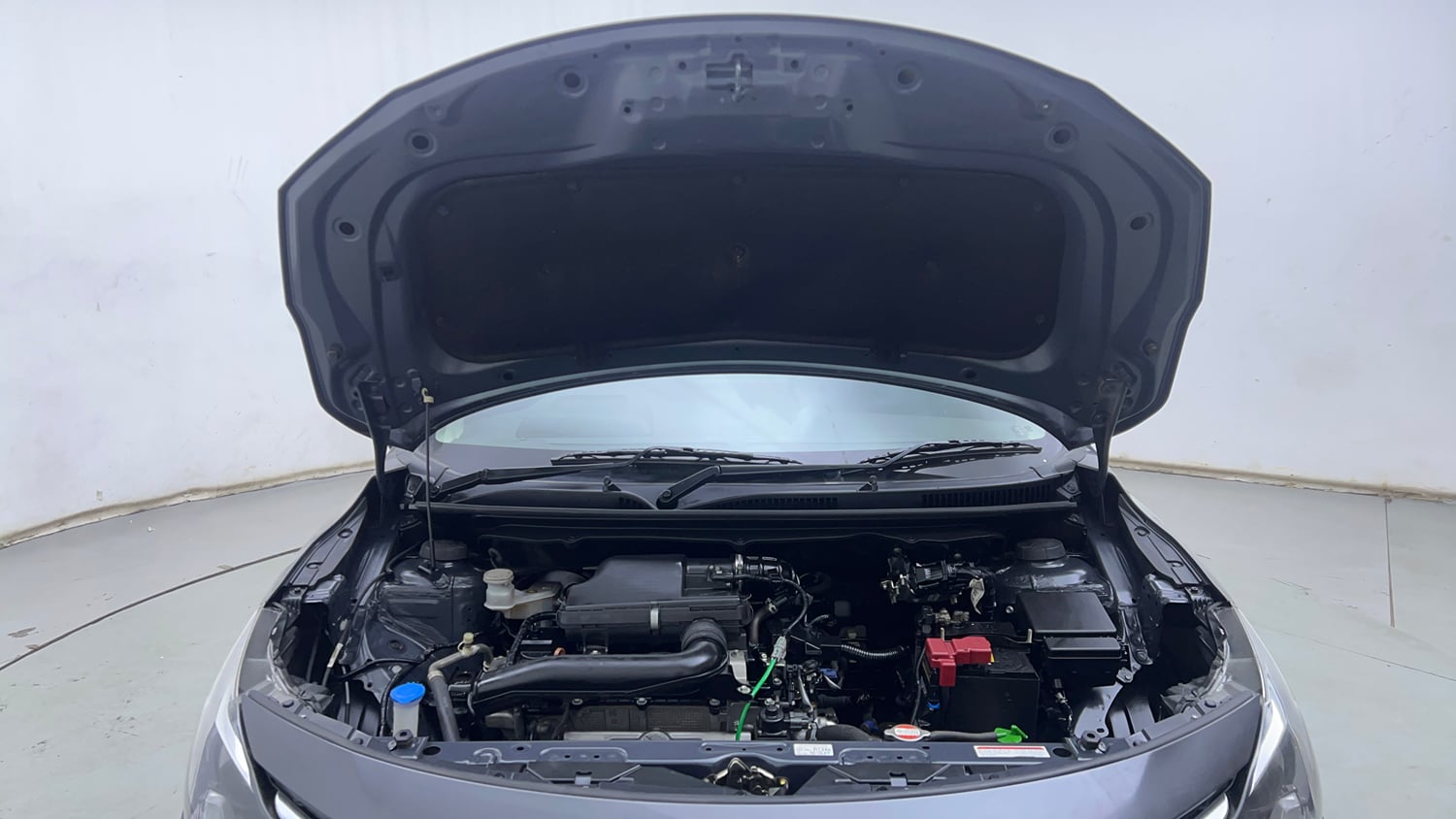 Used 2022 Maruti Suzuki Baleno Alpha MT Petrol Manual engine ENGINE & BONNET OPEN FRONT VIEW