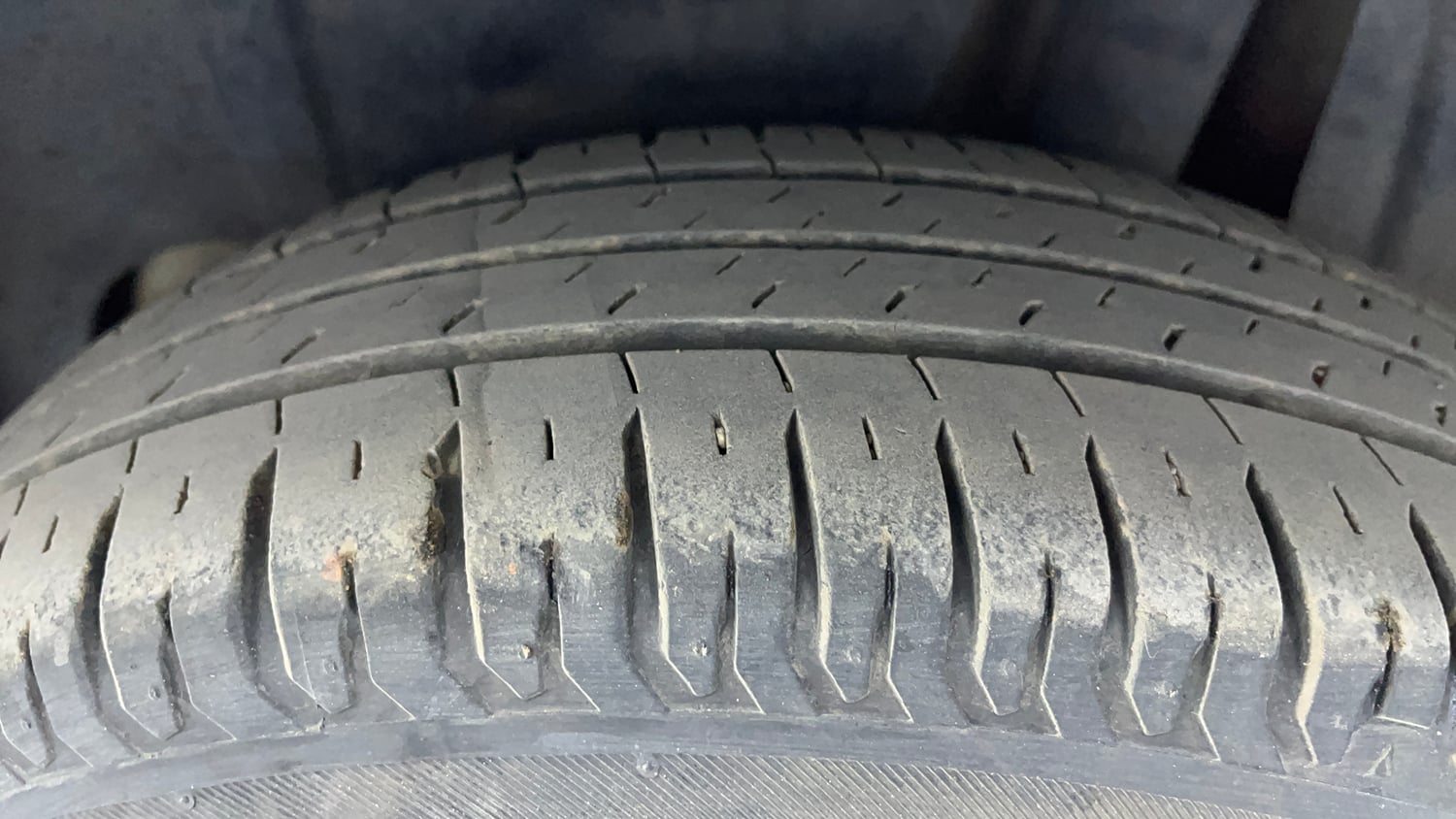 Used 2023 Maruti Suzuki Ertiga ZXi Plus AT Petrol Automatic tyres LEFT REAR TYRE TREAD VIEW