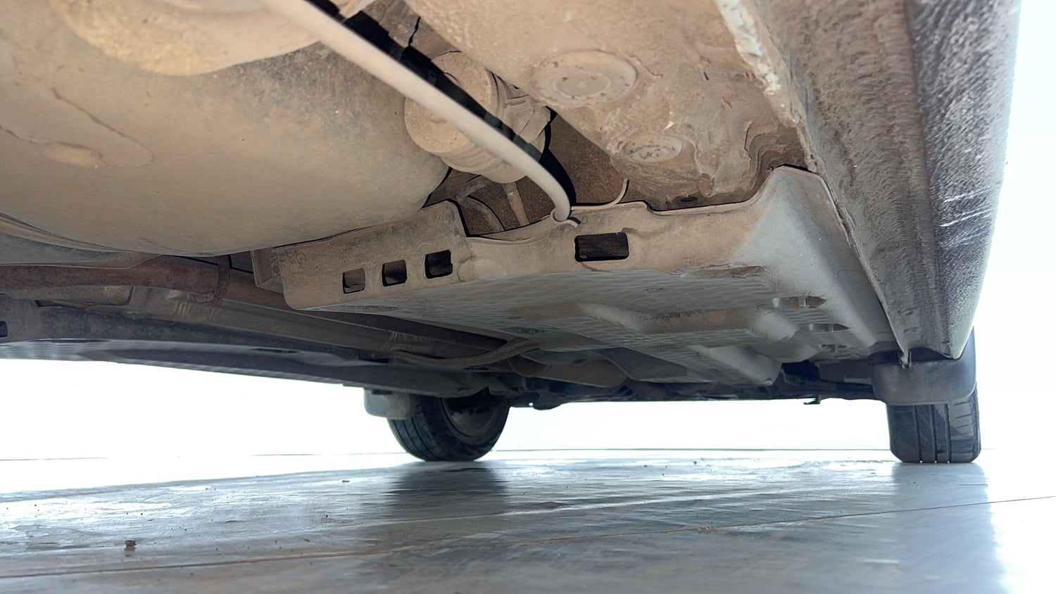 Used 2013 Volkswagen Polo Highline1.2L (P) Petrol Manual extra REAR RIGHT UNDERBODY VIEW