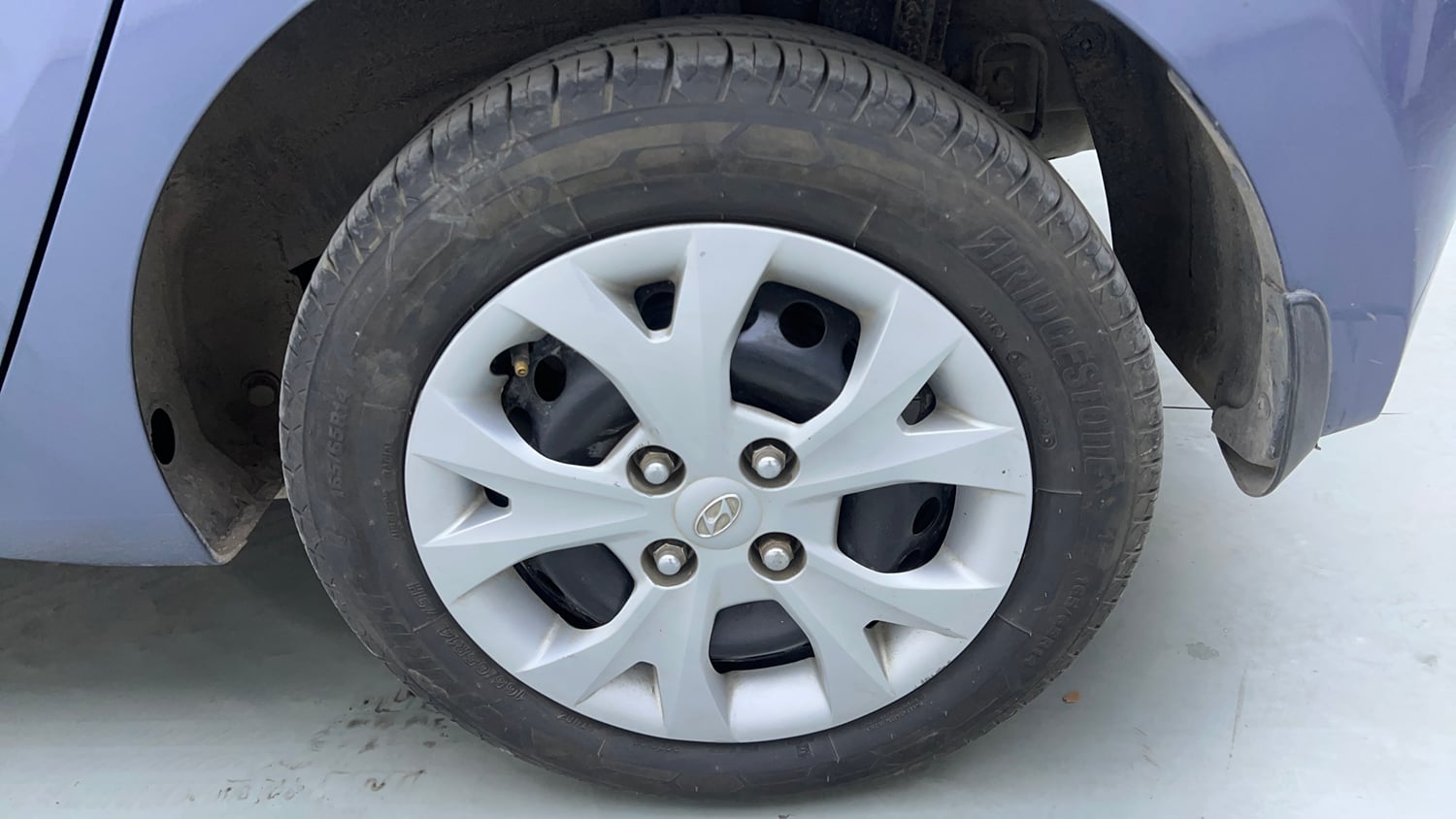 Used 2016 Hyundai Grand i10 Sportz 1.1 CRDi Diesel Manual tyres LEFT REAR TYRE RIM VIEW