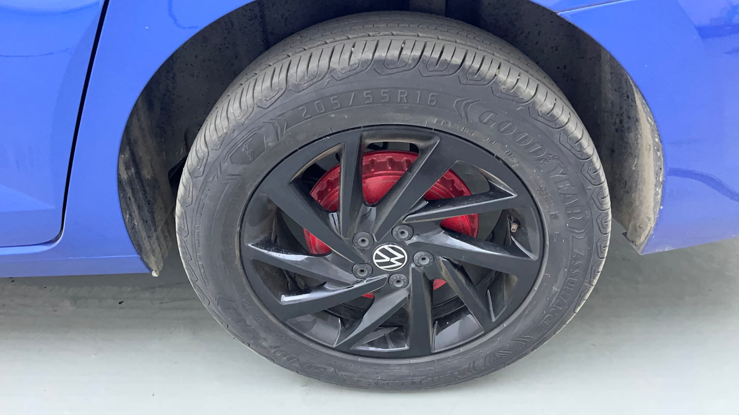 Used 2023 Volkswagen Virtus Topline 1.0 TSI AT Petrol Automatic tyres LEFT REAR TYRE RIM VIEW