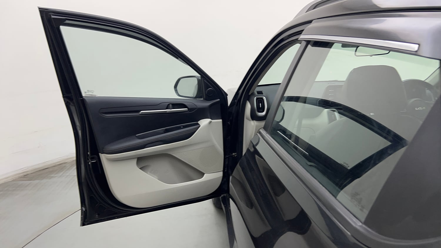 Used 2023 Kia Sonet HTX 1.0 Turbo Petrol DCT Petrol Automatic interior LEFT FRONT DOOR OPEN VIEW