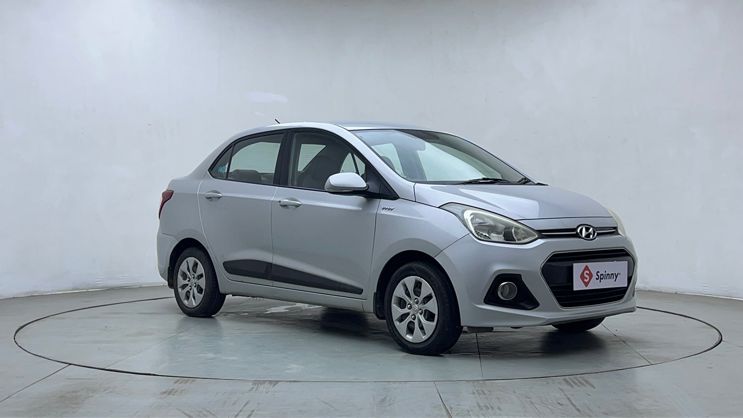 Used 2014 Hyundai Xcent S 1.2 Petrol Manual exterior RIGHT FRONT CORNER VIEW