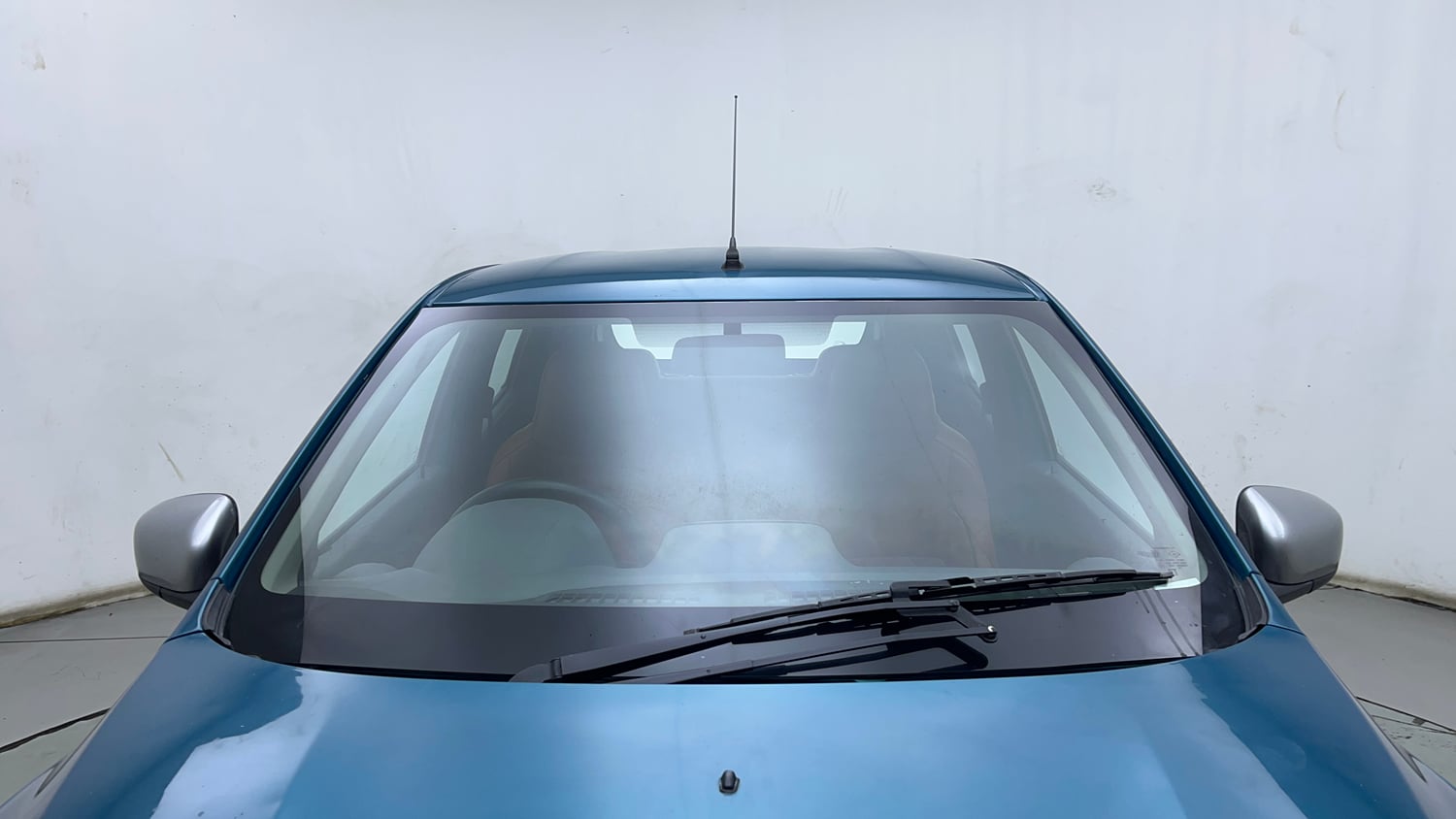 Used 2022 Renault Kwid RXT 1.0 (O) Petrol Manual exterior FRONT WINDSHIELD VIEW