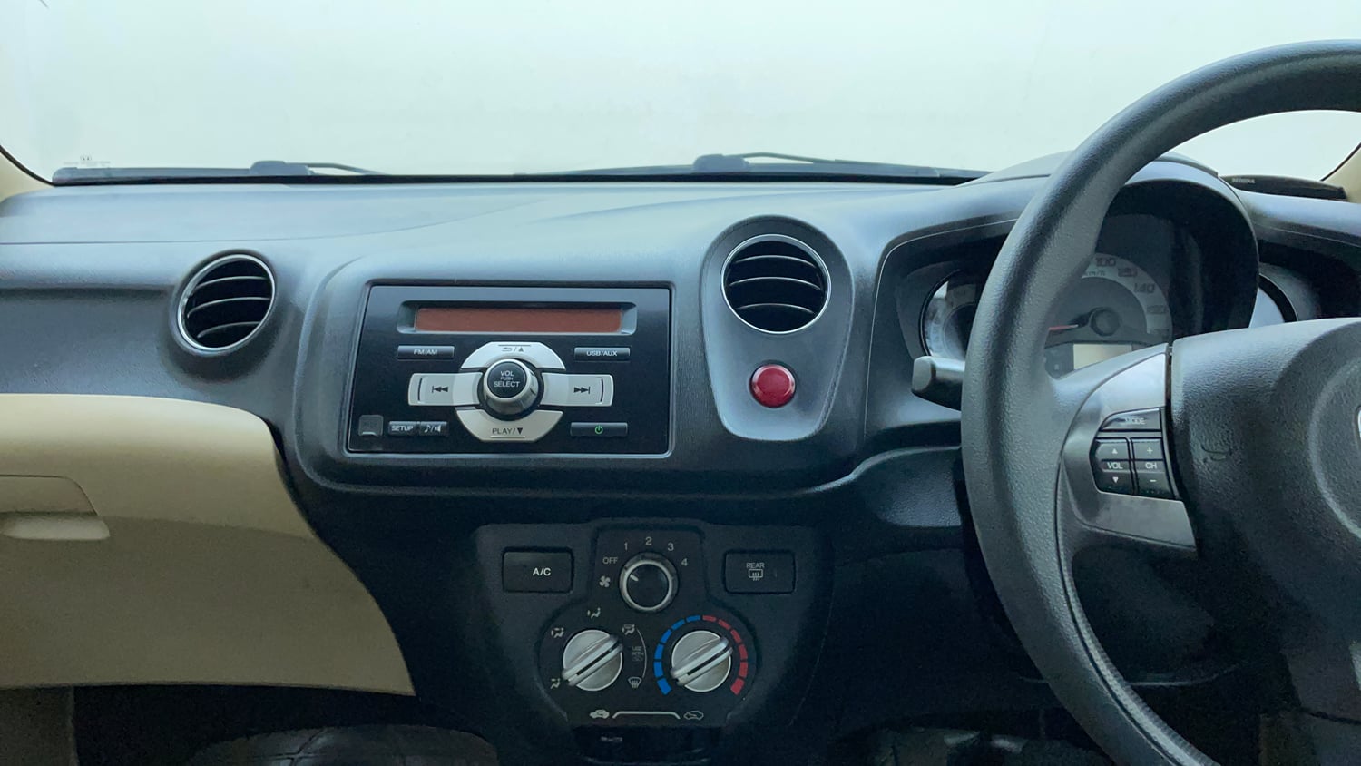 Used 2014 Honda Brio S MT Petrol Manual interior MUSIC SYSTEM & AC CONTROL VIEW