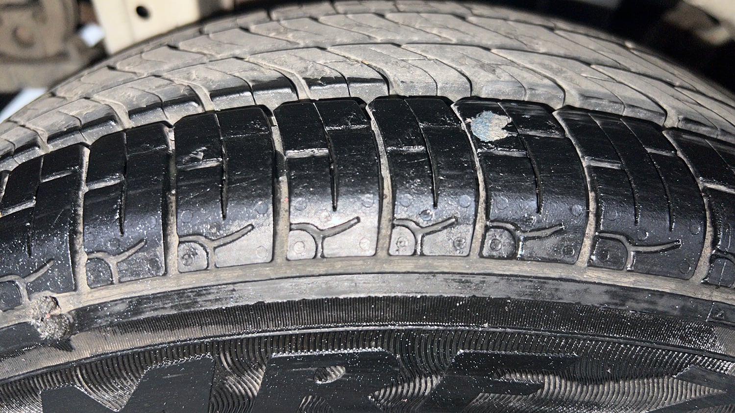 Used 2013 Maruti Suzuki Alto K10 VXi Petrol Manual tyres RIGHT REAR TYRE TREAD VIEW