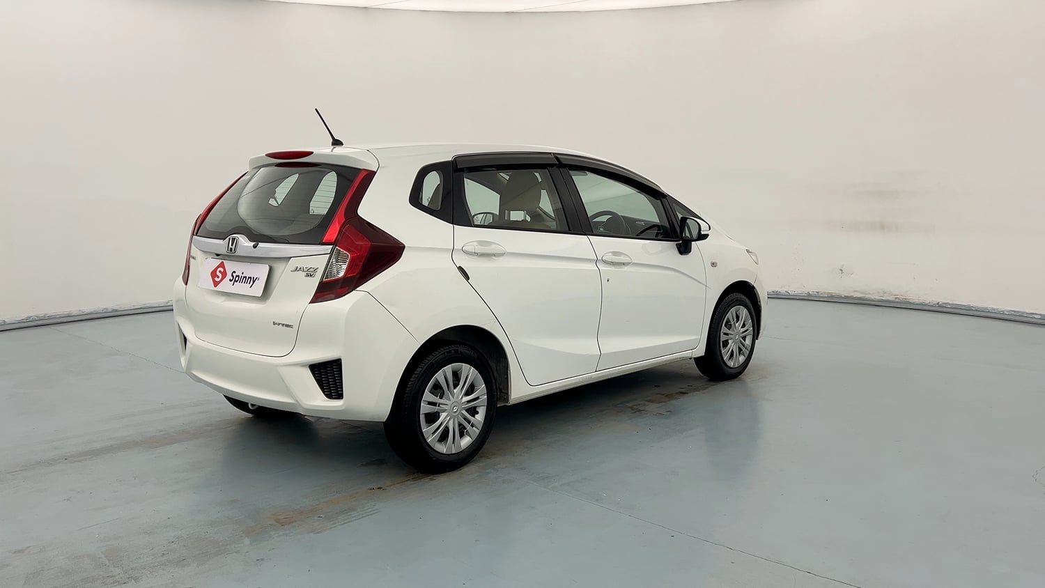 Used 2016 Honda Jazz SV Petrol Petrol Manual exterior RIGHT REAR CORNER VIEW