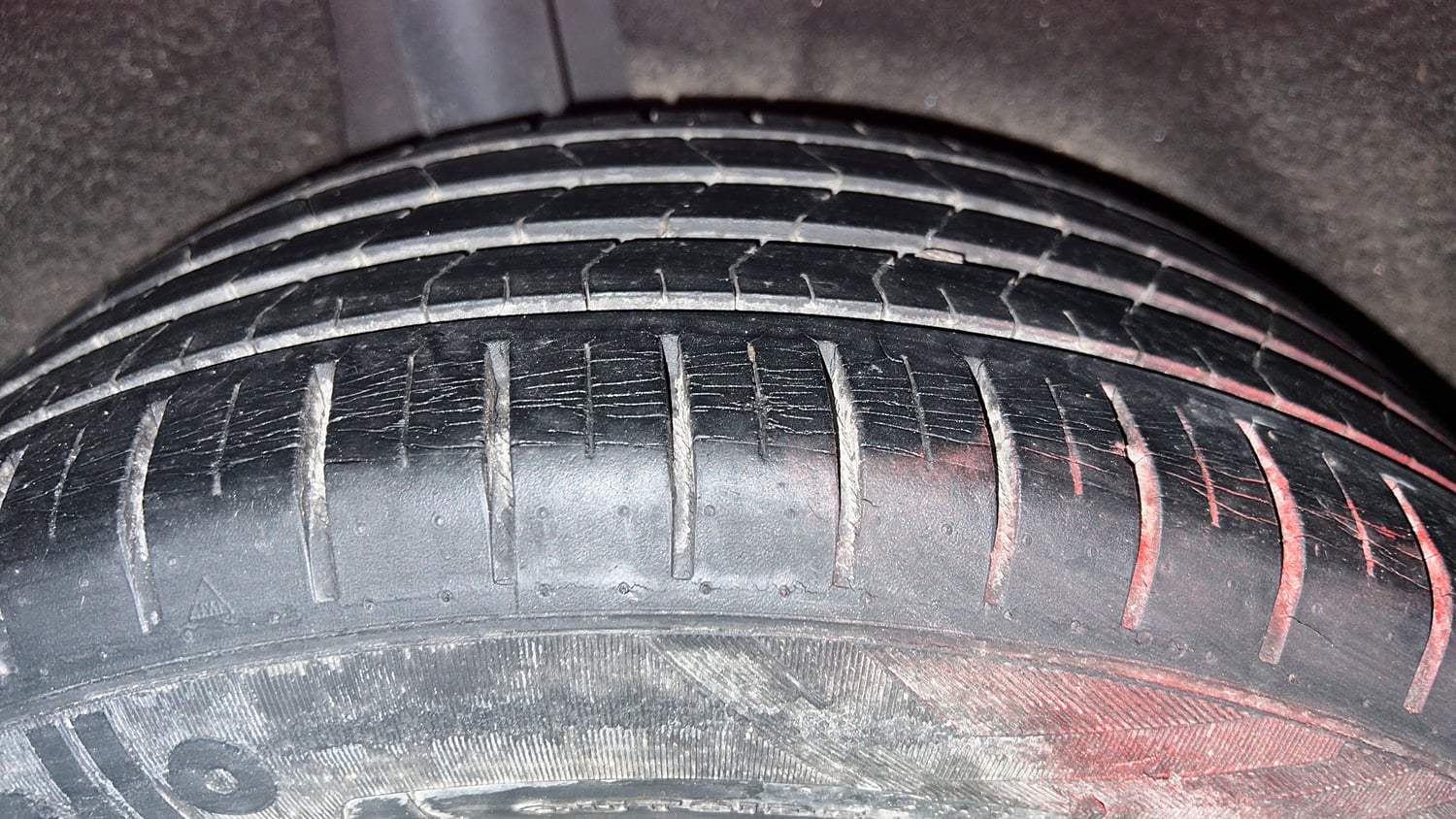 Used 2016 Maruti Suzuki Baleno Zeta 1.2 Petrol Manual tyres RIGHT REAR TYRE TREAD VIEW