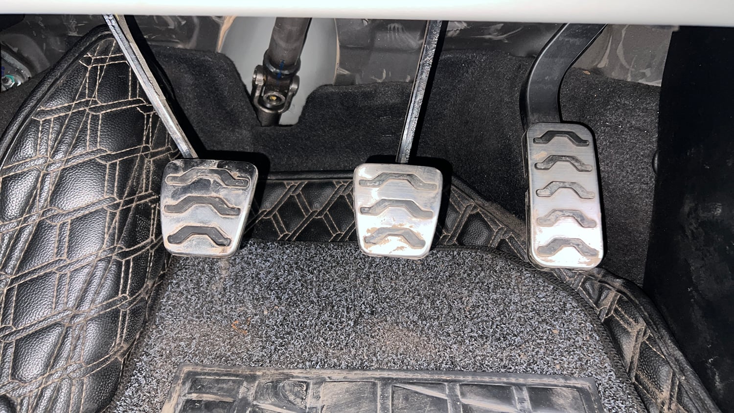 Used 2020 Kia Seltos GTX Plus 1.4 Petrol Manual interior PEDALS VIEW