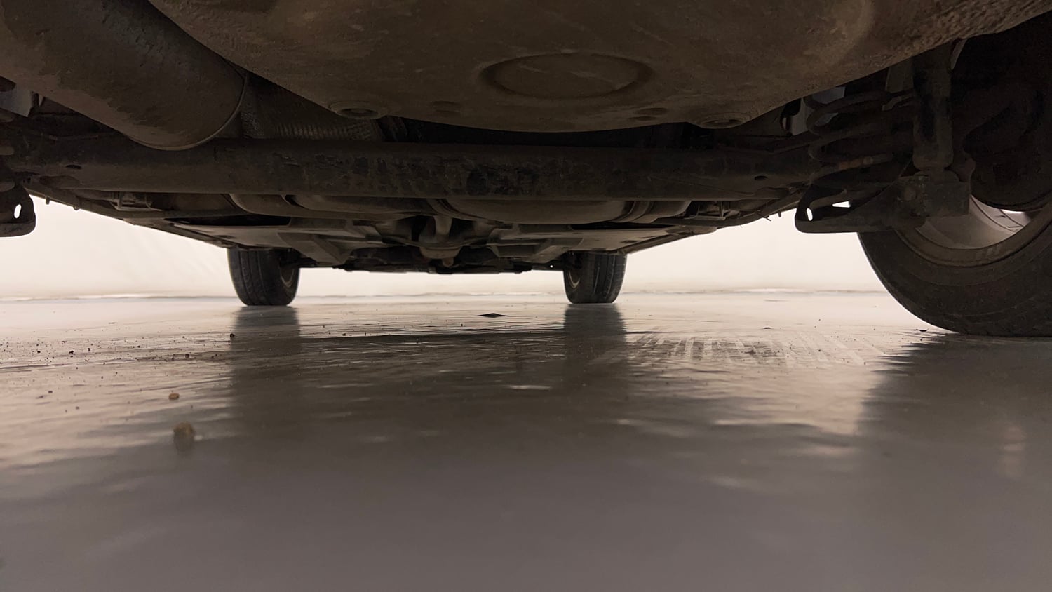 Used 2014 Volkswagen Vento Highline Petrol Petrol Manual extra REAR UNDERBODY VIEW (TAKEN FROM REAR)