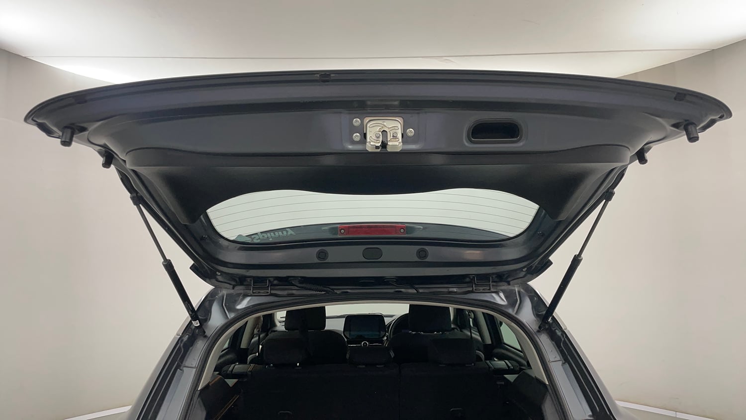 Used 2023 Maruti Suzuki Grand Vitara Zeta Plus Intelligent Hybrid eCVT Hybrid Automatic interior DICKY DOOR OPEN VIEW