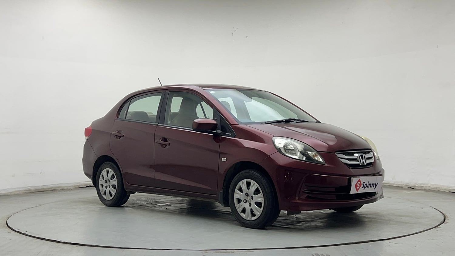 Used 2014 Honda Amaze 1.2 S i-VTEC Petrol Manual exterior RIGHT FRONT CORNER VIEW