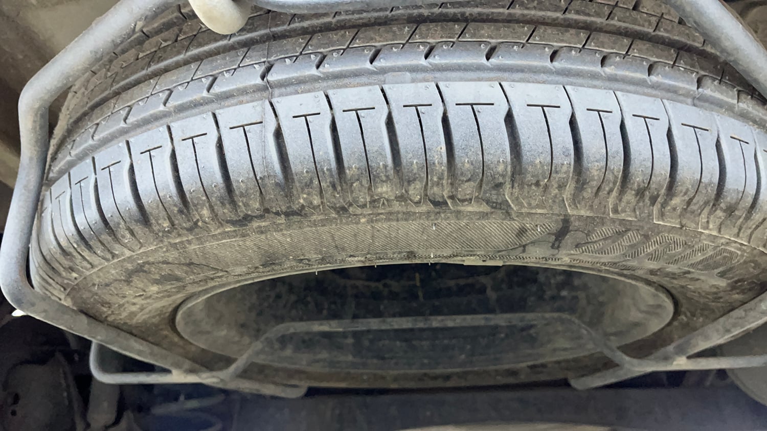 Used 2023 Maruti Suzuki Ertiga ZXi Plus AT Petrol Automatic tyres SPARE TYRE VIEW