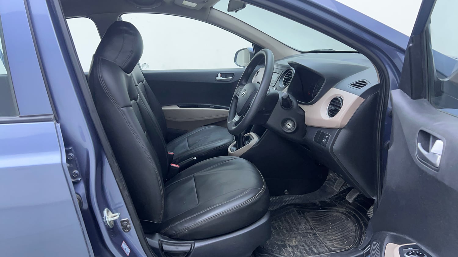 Used 2016 Hyundai Grand i10 Sportz 1.1 CRDi Diesel Manual interior RIGHT SIDE FRONT DOOR CABIN VIEW