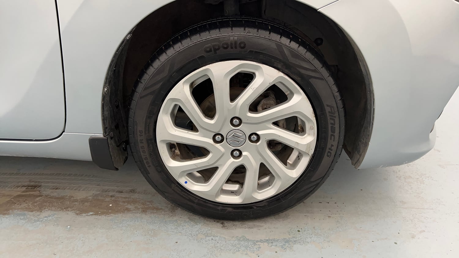 Used 2022 Maruti Suzuki Baleno Zeta MT Petrol Manual tyres RIGHT FRONT TYRE RIM VIEW