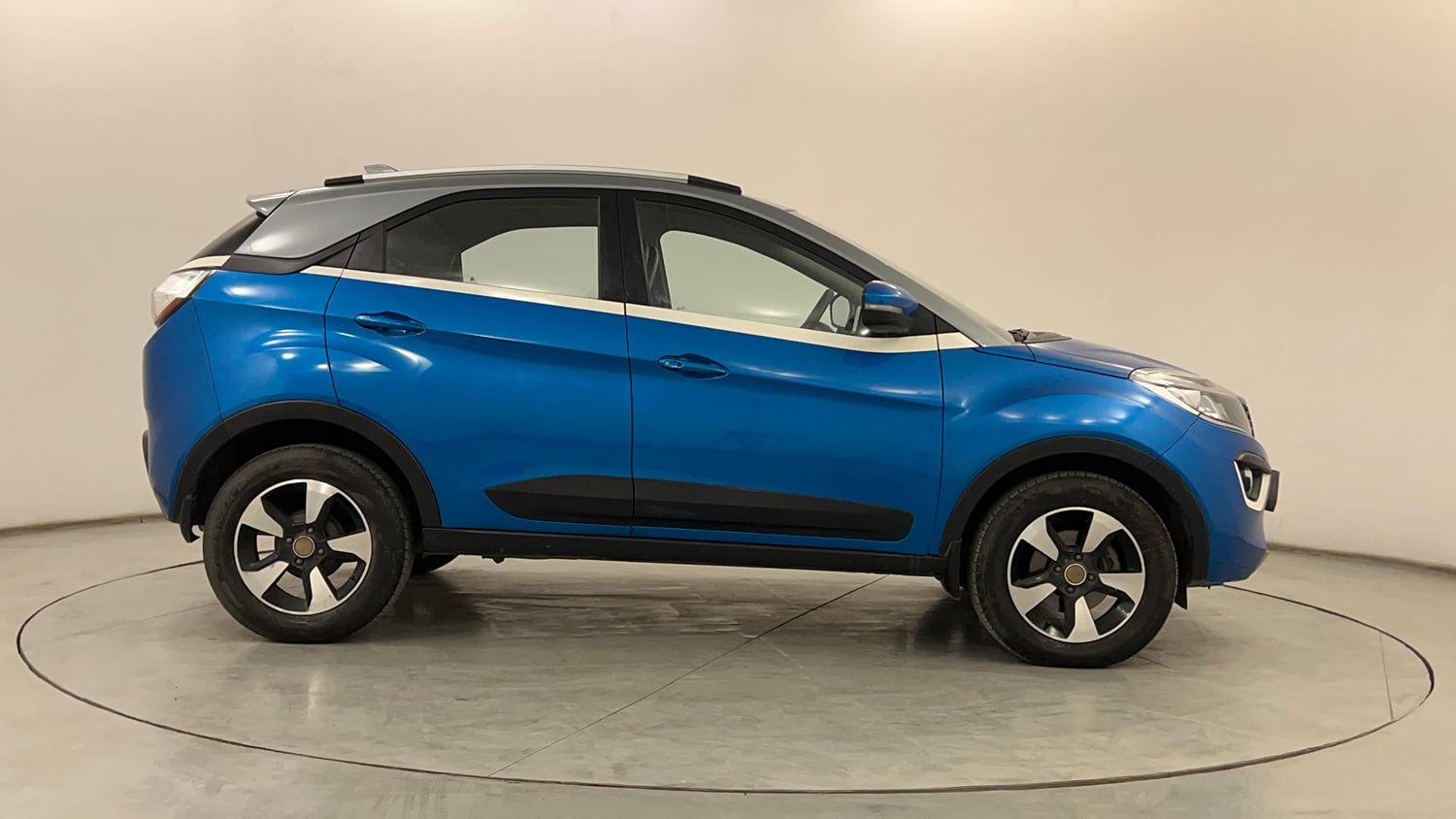 Used 2018 Tata Nexon XZ Plus Diesel Diesel Manual exterior RIGHT SIDE VIEW