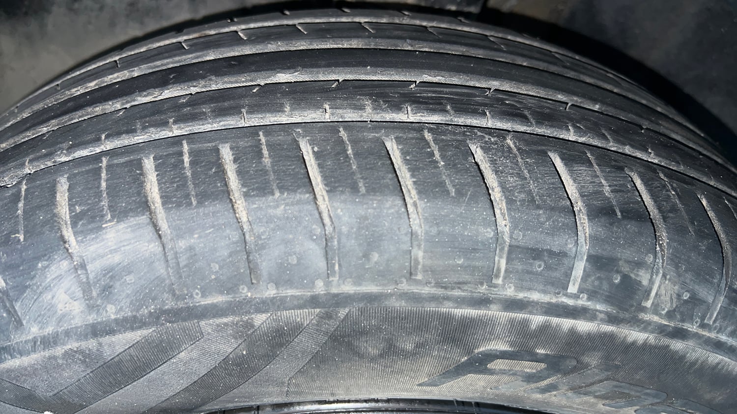 Used 2023 Tata Punch Accomplished AMT Petrol Automatic tyres LEFT FRONT TYRE TREAD VIEW
