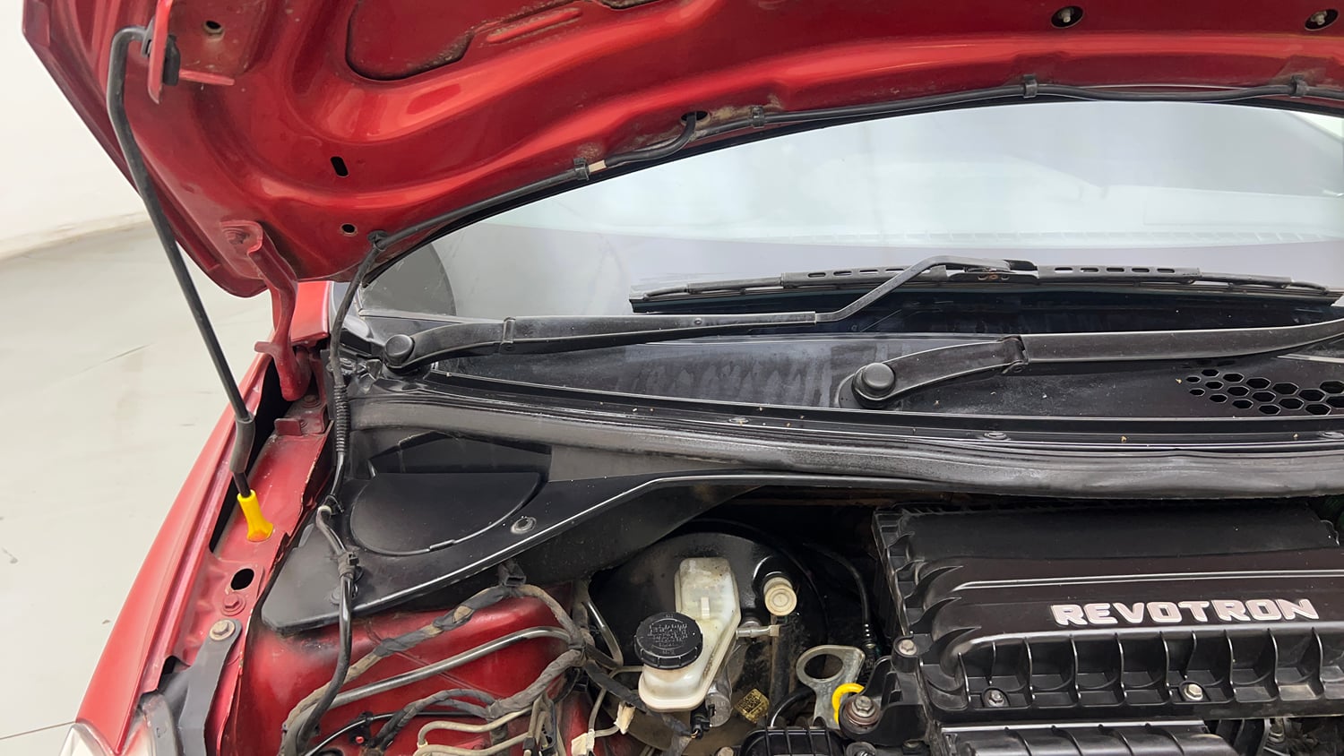 Used 2017 Tata Tiago Revotron XZA Petrol Automatic engine ENGINE RIGHT SIDE HINGE & APRON VIEW