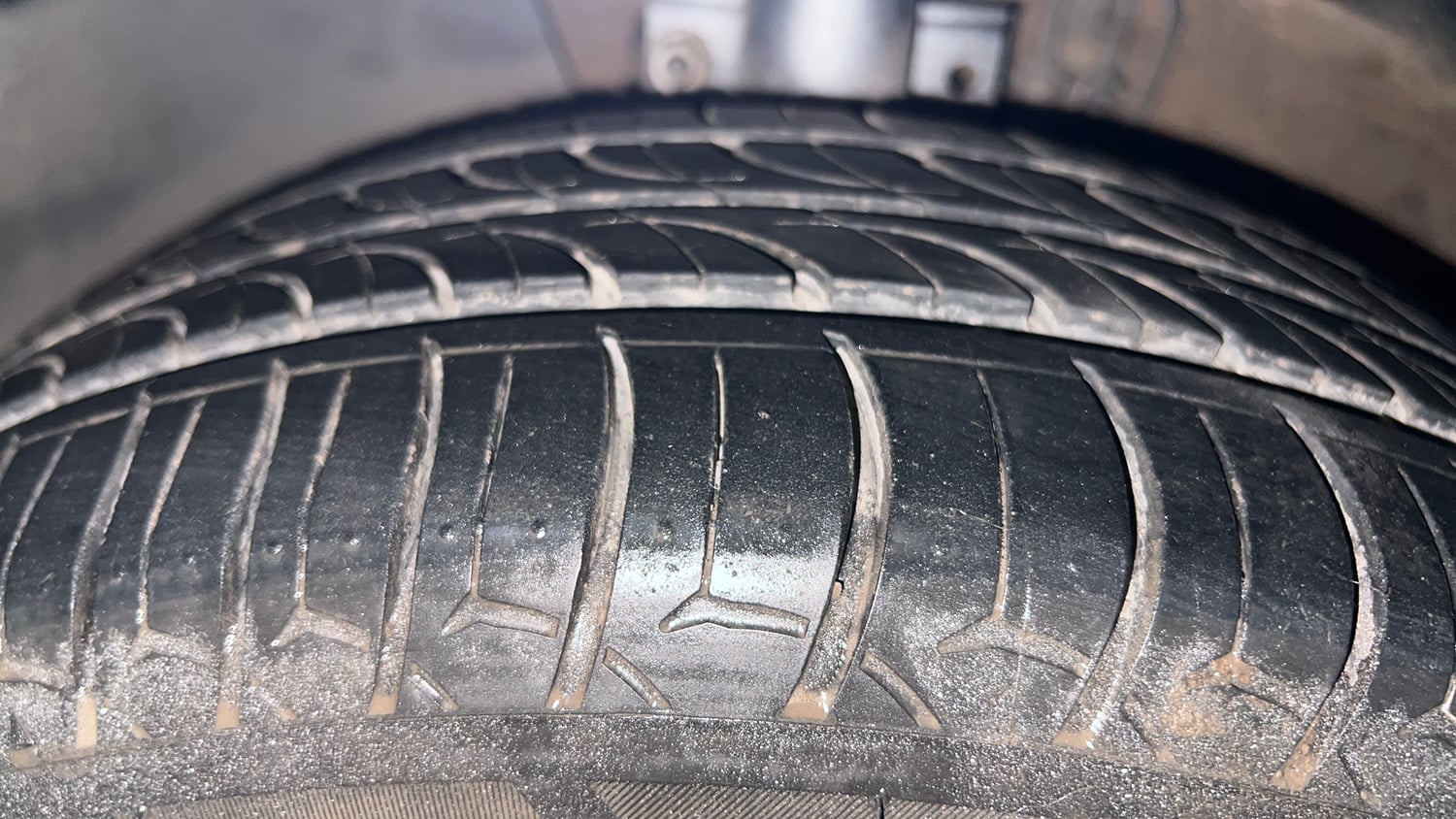 Used 2014 Volkswagen Vento Highline Petrol Petrol Manual tyres LEFT FRONT TYRE TREAD VIEW