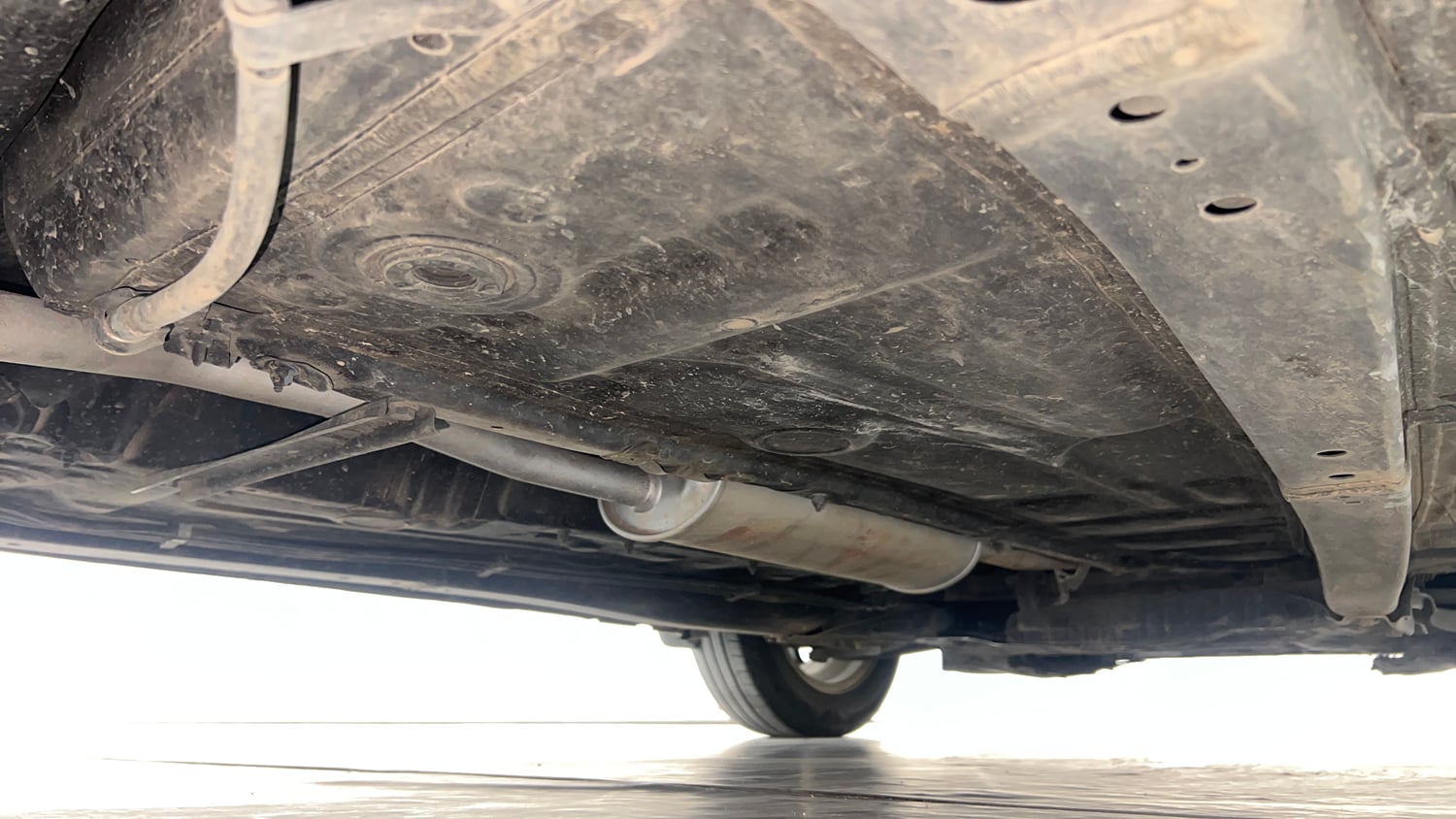 Used 2020 Maruti Suzuki Swift ZXi Plus AMT Petrol Automatic extra REAR RIGHT UNDERBODY VIEW