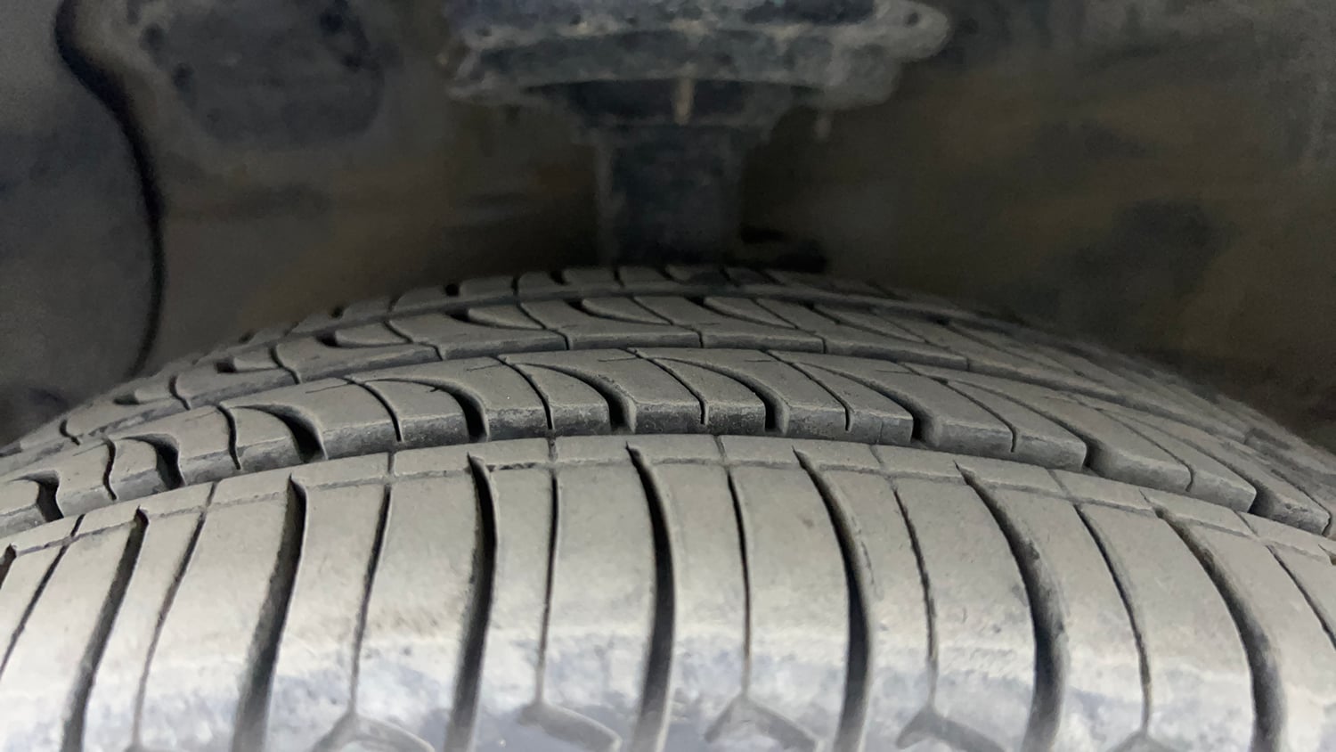 Used 2016 Hyundai Grand i10 Sportz 1.1 CRDi Diesel Manual tyres LEFT FRONT TYRE TREAD VIEW