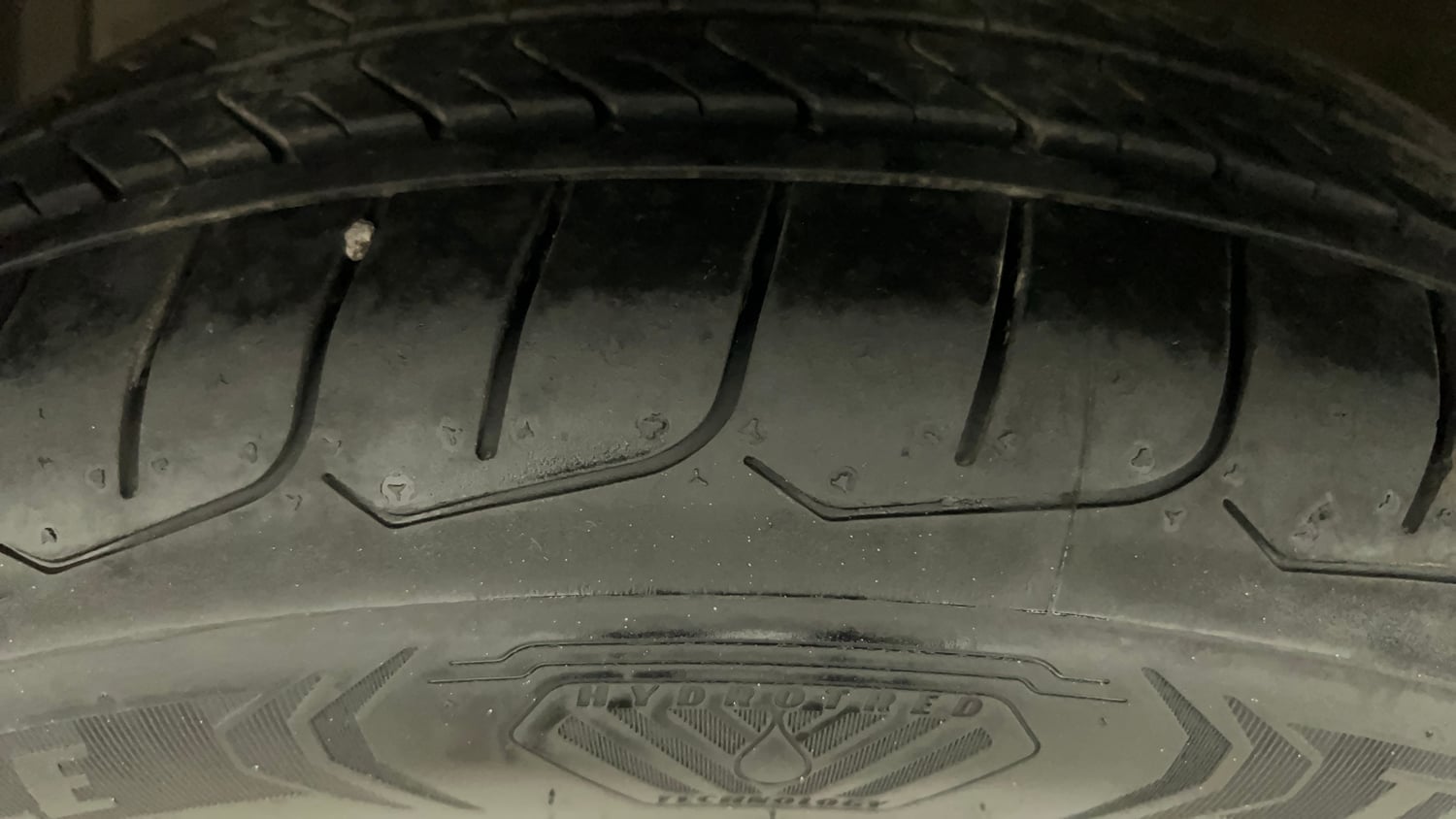 Used 2016 Maruti Suzuki Ciaz VXi+ Petrol Manual tyres LEFT FRONT TYRE TREAD VIEW