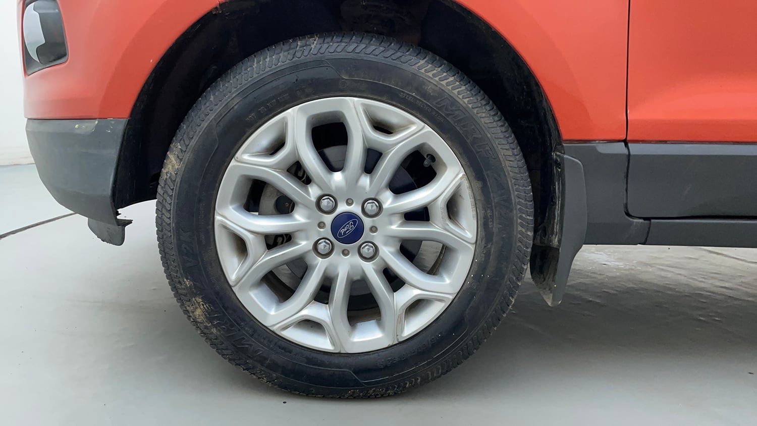 Used 2015 Ford EcoSport Titanium 1.5 Ti-VCT Petrol Manual tyres LEFT FRONT TYRE RIM VIEW
