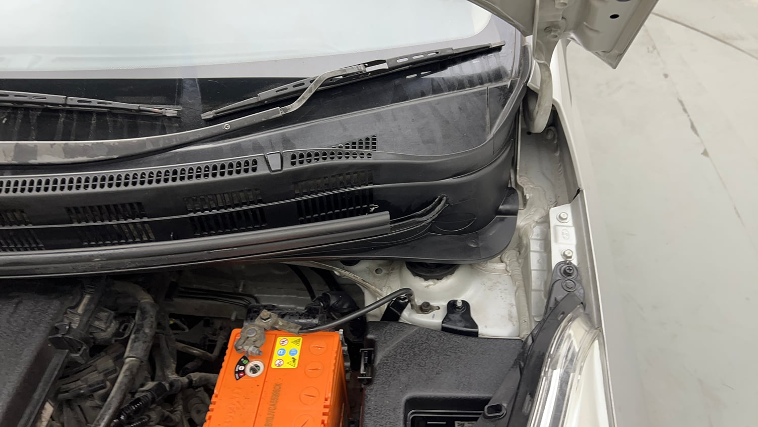 Used 2016 Hyundai Grand i10 Sportz 1.2 Kappa VTVT Petrol Manual engine ENGINE LEFT SIDE HINGE & APRON VIEW