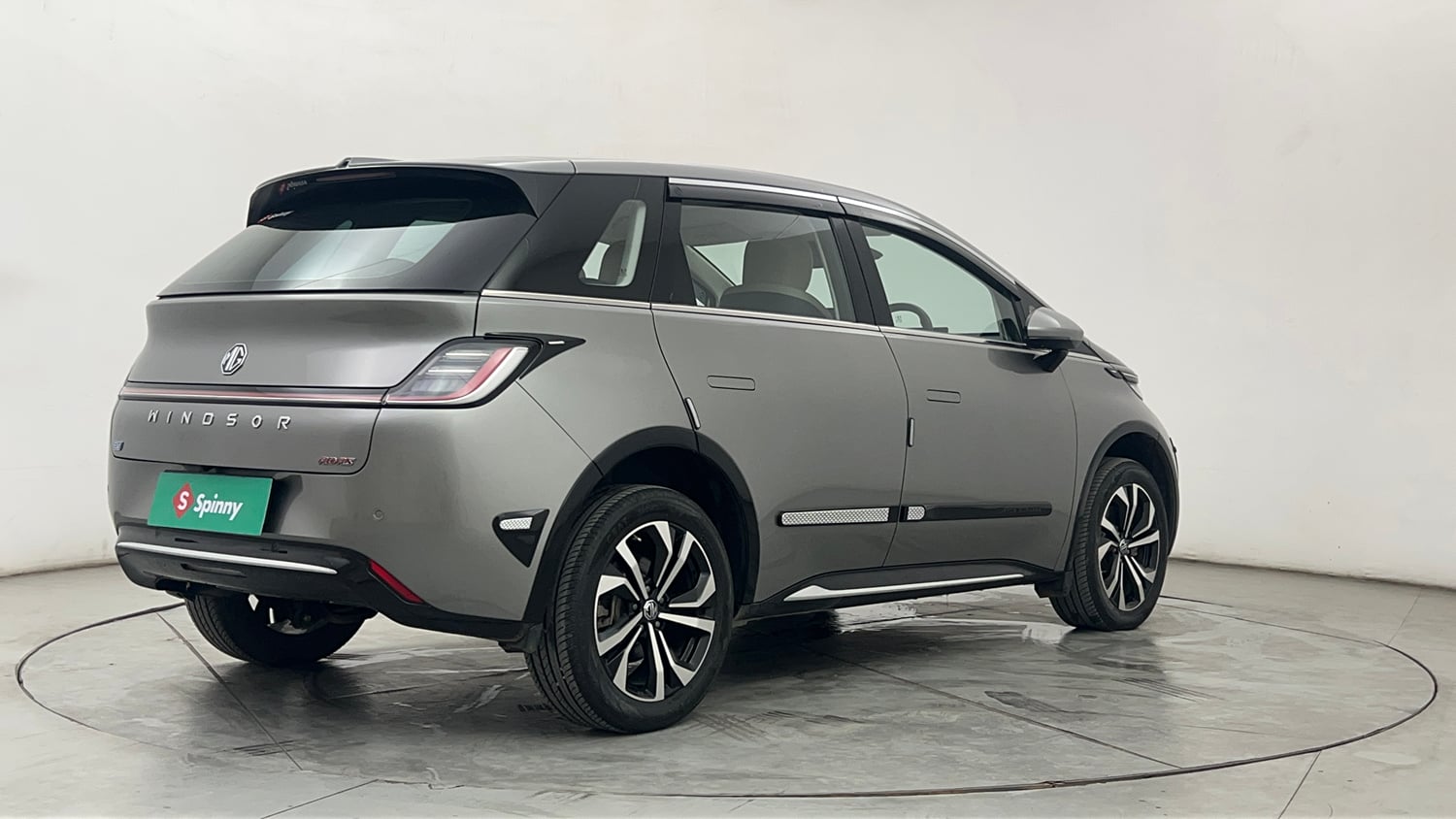 Used 2026 MG Motors Windsor EV Essence Pro Electric Automatic exterior RIGHT REAR CORNER VIEW