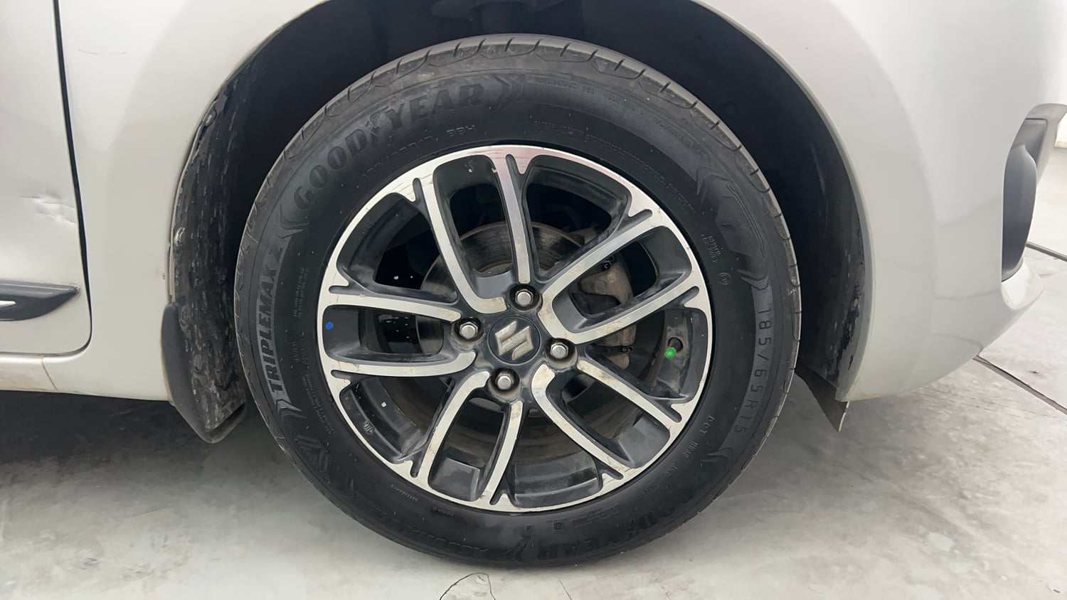 Used 2020 Maruti Suzuki Swift ZXi Plus AMT Petrol Automatic tyres RIGHT FRONT TYRE RIM VIEW
