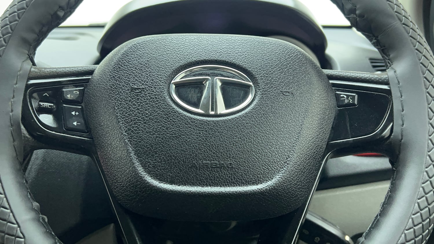Used 2017 Tata Tiago Revotron XZA Petrol Automatic top_features Steering mounted controls