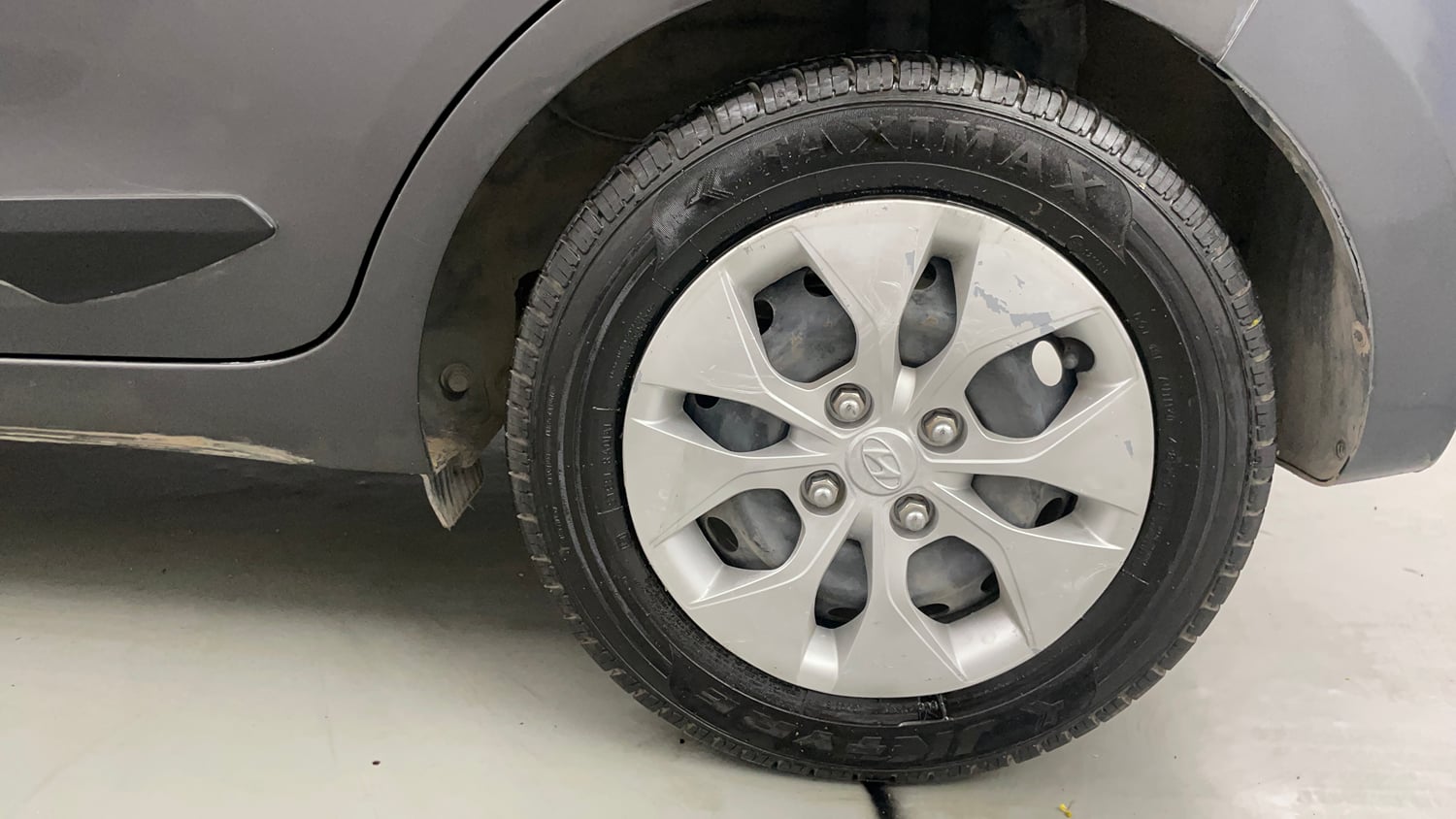 Used 2019 Hyundai Santro Sportz Petrol+CNG (Outside Fitted) Cng Manual tyres LEFT REAR TYRE RIM VIEW