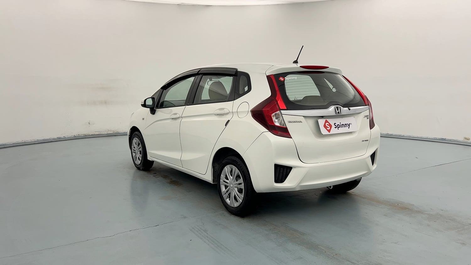Used 2016 Honda Jazz SV Petrol Petrol Manual exterior LEFT REAR CORNER VIEW