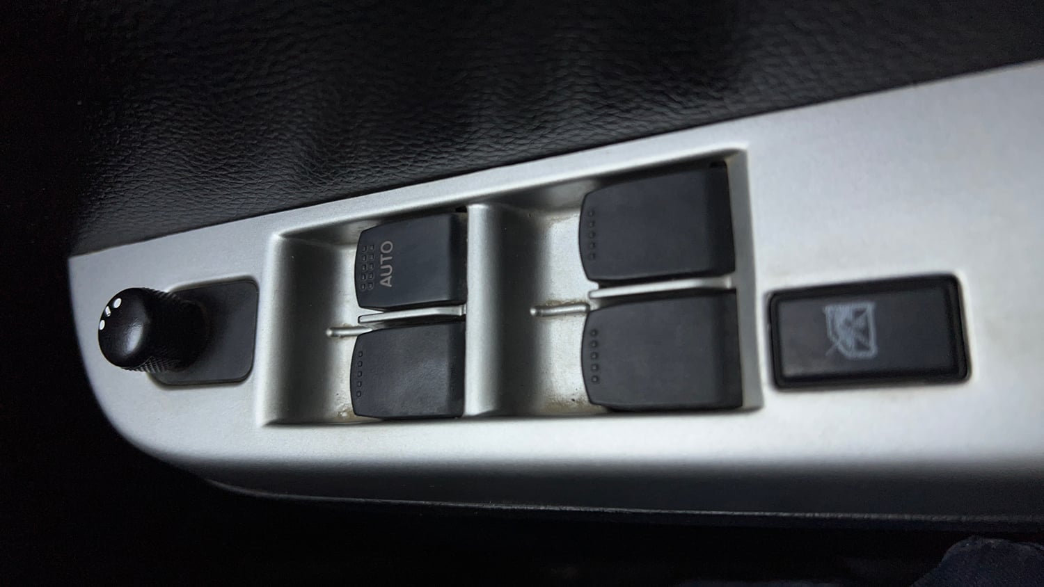 Used 2014 Maruti Suzuki Wagon R VXI Petrol Manual top_features Power windows