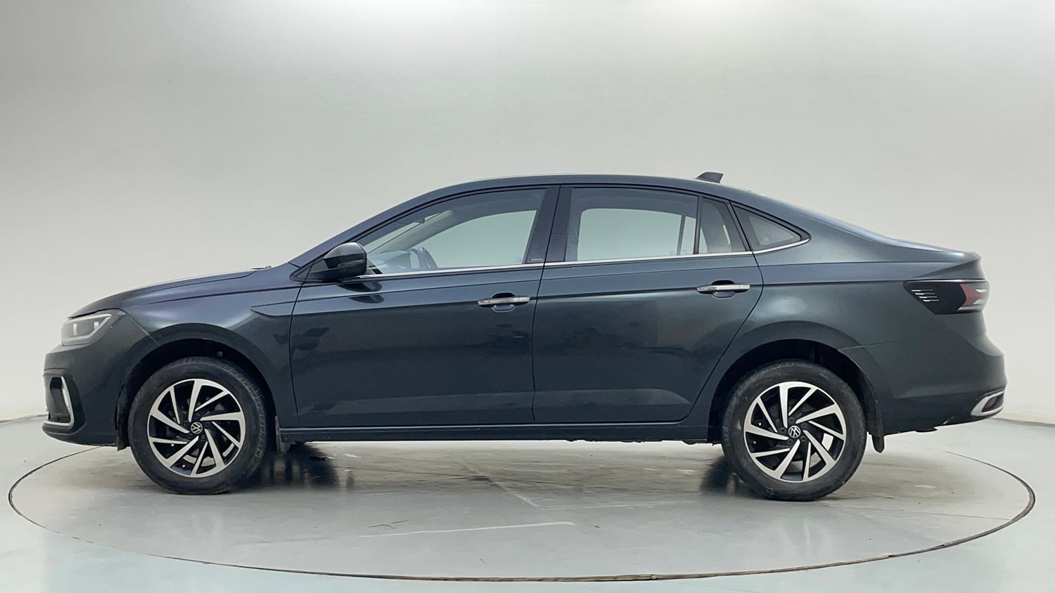 Used 2022 Volkswagen Virtus Topline 1.0 TSI AT Petrol Automatic exterior LEFT SIDE VIEW