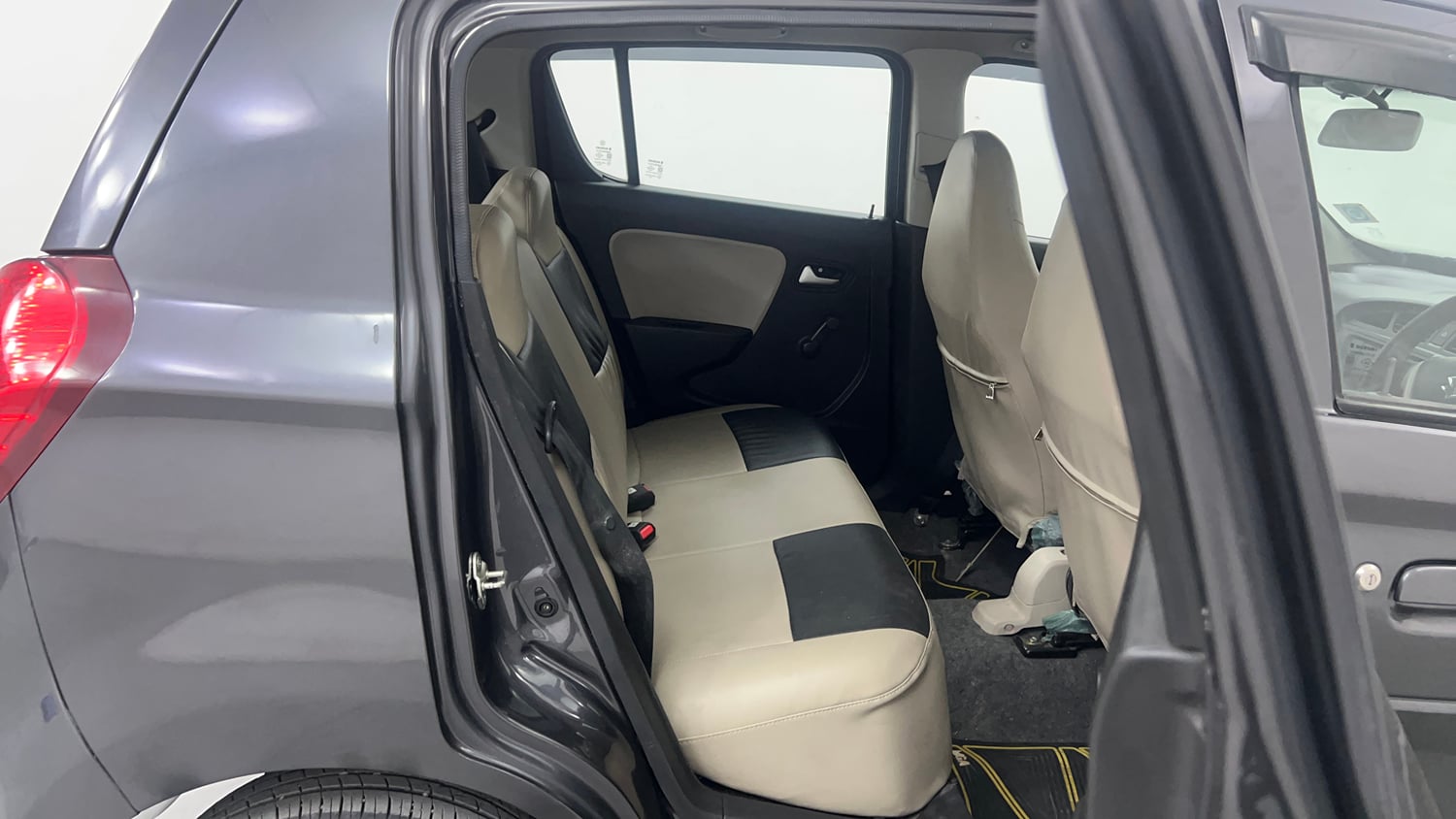 Used 2019 Maruti Suzuki Alto 800 LXi CNG Cng Manual interior RIGHT SIDE REAR DOOR CABIN VIEW
