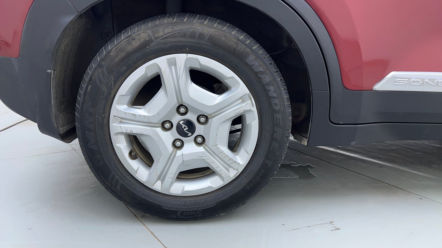 Used 2023 Kia Sonet HTK 1.2 Petrol MT Petrol Manual tyres RIGHT REAR TYRE RIM VIEW