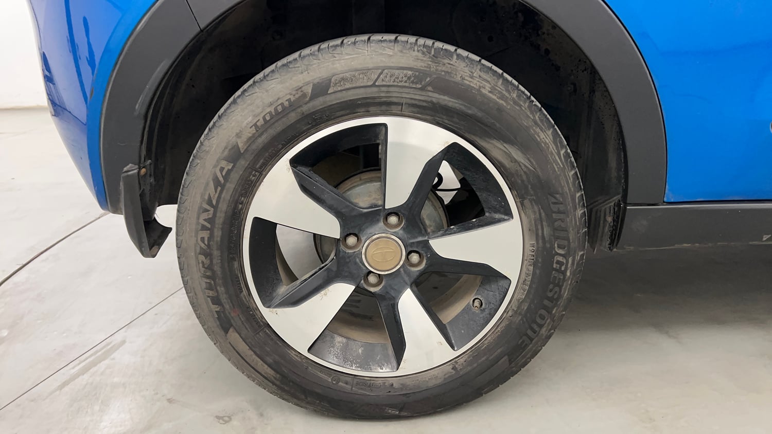 Used 2018 Tata Nexon XZ Plus Diesel Diesel Manual tyres RIGHT REAR TYRE RIM VIEW