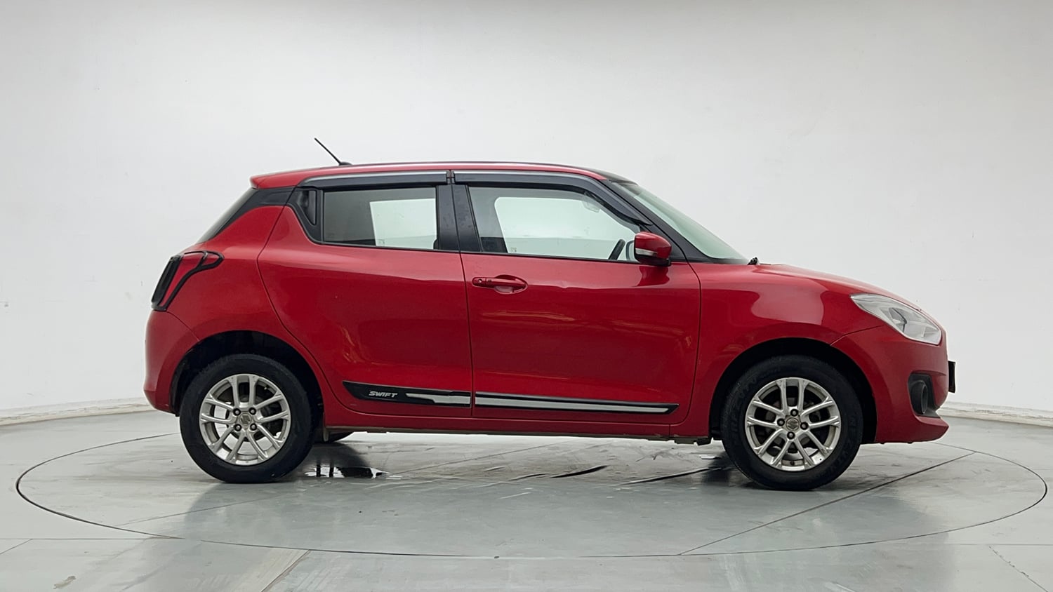 Used 2019 Maruti Suzuki Swift ZXi Petrol Manual exterior RIGHT SIDE VIEW