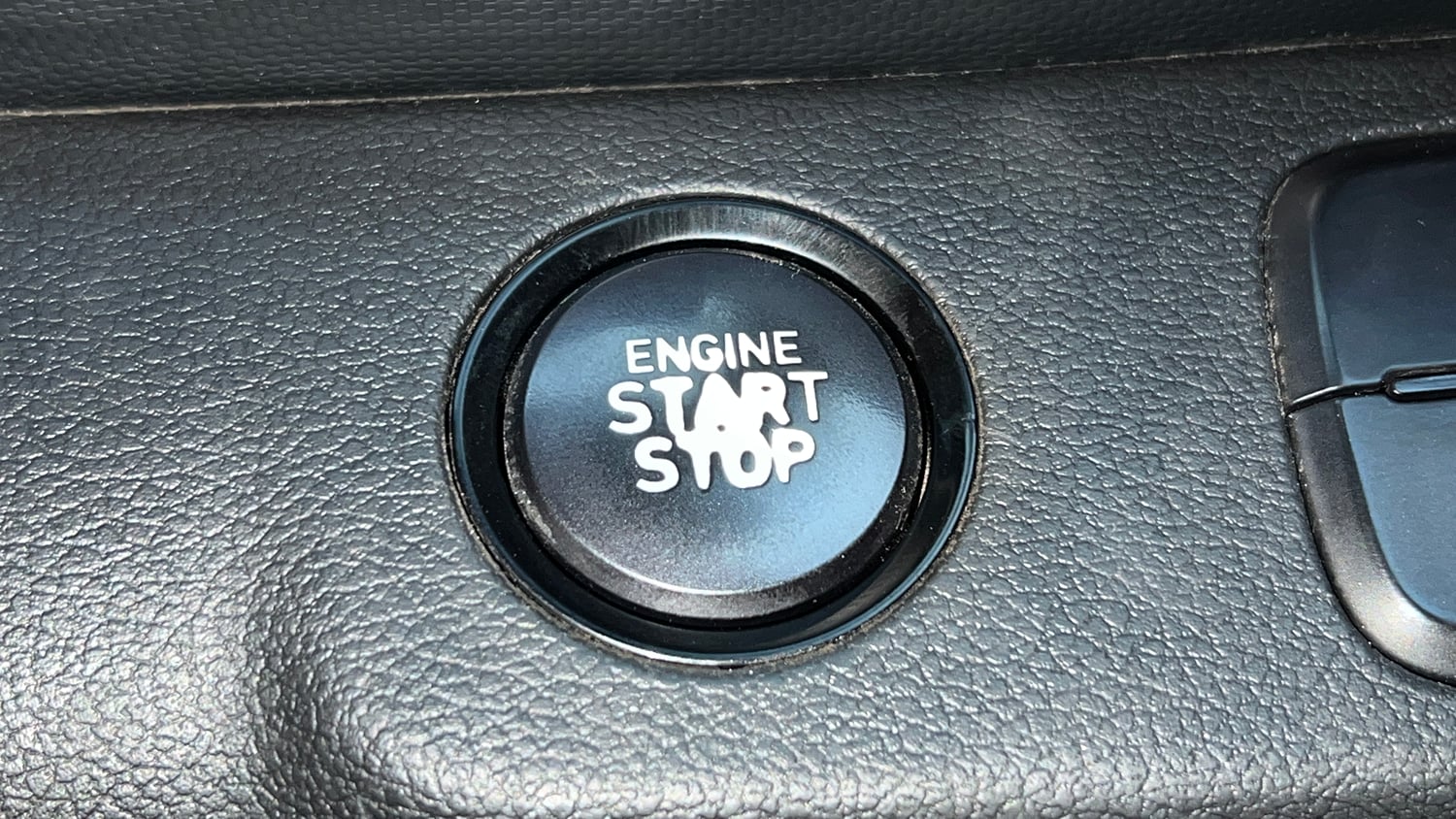 Used 2019 Hyundai Venue SX Plus 1.0 Turbo DCT Petrol Automatic top_features Keyless start