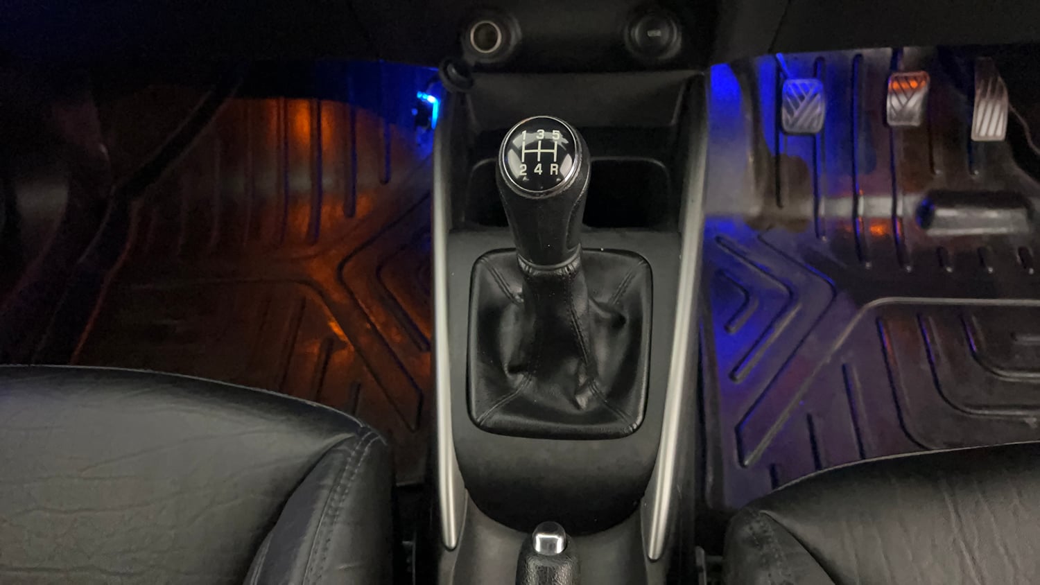 Used 2022 Maruti Suzuki Baleno Zeta MT Petrol Manual interior GEAR  KNOB VIEW