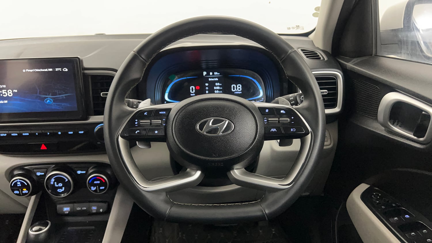 Used 2024 Hyundai Venue SX (O) 1.0 Turbo DCT Petrol Automatic interior STEERING VIEW