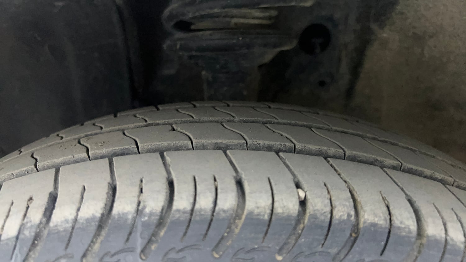 Used 2025 Maruti Suzuki Wagon R ZXI Plus 1.2 AGS Petrol Automatic tyres LEFT FRONT TYRE TREAD VIEW